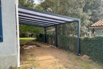 Carport aluminium avec couverture en polycarbonate